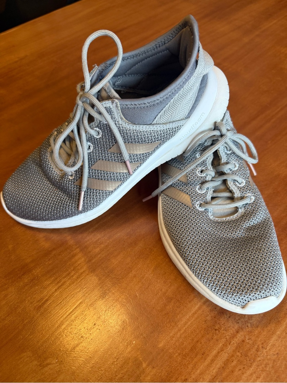 Adidas Women’s size 8 Knit Lace-Up Sneakers Silver/gold